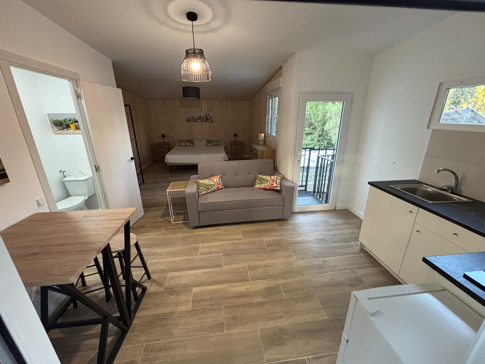 Salón-cocina del apartamento del Camping Platja Llarga
